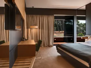 Lone Hotel by Maistra Collection