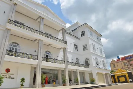 Tam Chau Luxury Hotel