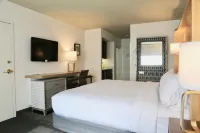 Holiday Inn Salem (I-93 at Exit 2)