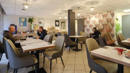 Hotel Tambourin Отели в г. Витри-ле-Франсуа