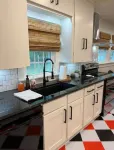 3-bedroom Downtown Stilly Retreat - Renovated 1920s Cottage with a Boho Vibe!