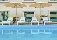 Hilton Garden Inn Dubai, Mall Avenue - Beach