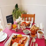 Lyndale Guest House - breakfast