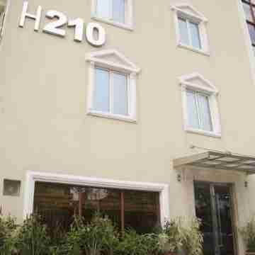 H210 Hotel Exterior