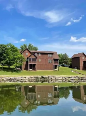 Pine Grove Cabin Hotel a Ruth A Township