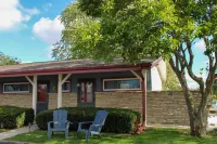 Wisconsin-Aire Motel by OYO Random Lake Hotel di 