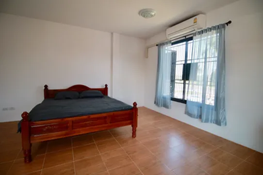 รูปภาพของบาร์แอนด์เบด URT