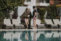 HAN Deluxe Hotel - piscina