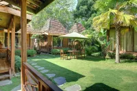 Cempaka Villa Hotels near Borobudur Temple