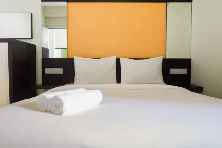 Pool View 2Br at Dian Regency Apartment Отели в г. Sukolilo