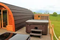 Cairnfold Cabins - spa