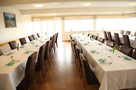 Hotel Kjarnalundur- Aurora Dream - Lodges and Rooms Отели в г. Akureyrarbaer