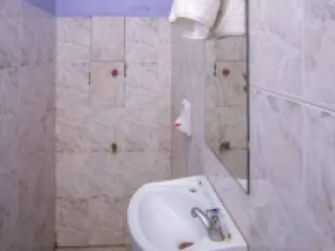 イースト ゲート ホテル アティ・リバーのホテル