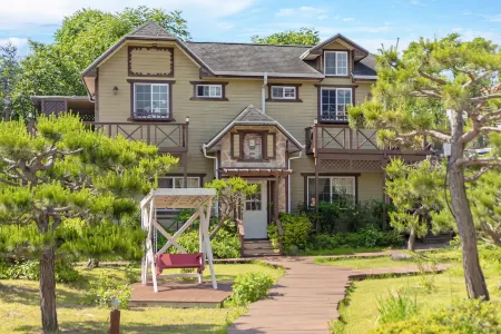 Art in Tiara Отели рядом с достопримечательностью «Озеро Бомуньо»