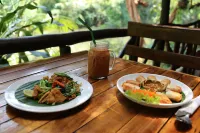 Khao Sok Riverside Cottages - breakfast