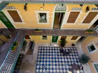 The Market Courtyard - Suites Hotel