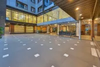 Hotel Six Seasons Hotels in Budgam