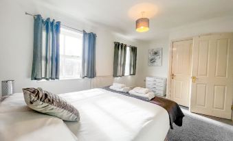 Redbourne Holiday Home