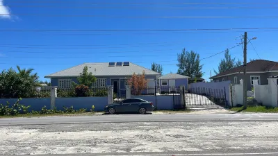 SanAndros Airbnb Hotel a 