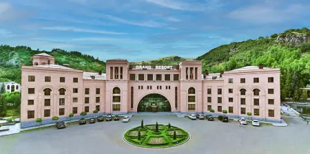 Grand Resort Jermuk Отели в г. Джермук
