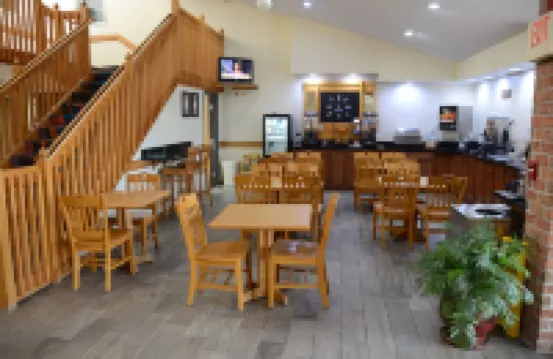 AmericInn by Wyndham West Burlington