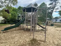 Waterfront Amazing views - private access to Parkwood beach