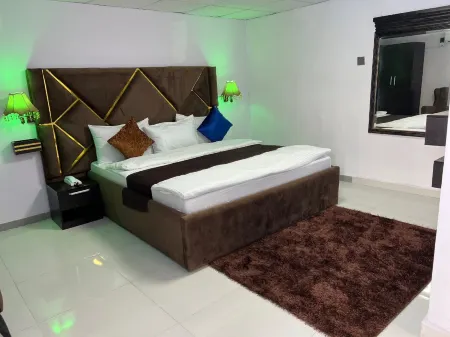 Glandov Suites and Apartment