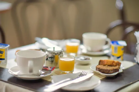 Hotel Sahara Inn Отели рядом с достопримечательностью «Парк Аркадия»