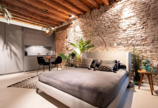 오피치네 카보우르 아파트먼트