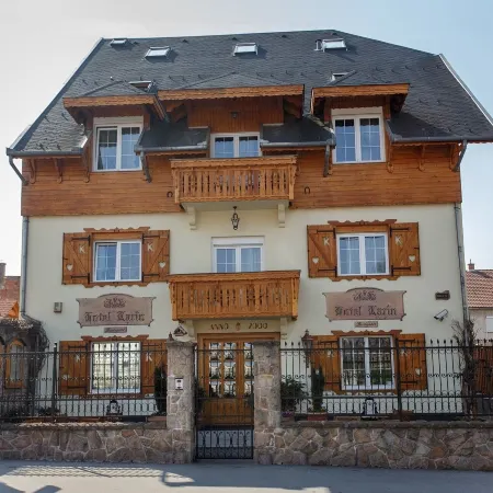 Hotel Karin Отели рядом с достопримечательностью «04. Уйпешт»