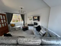 Manchester City Oasis - Spacious 5 Bedroom House
