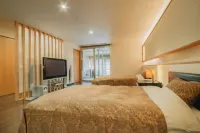 Yamanakaonsen Hanamurasaki Hotels in Kaga