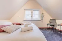 Forest Retreat Private House Hotels in Lemele