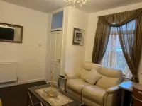 Skyline Self Service Hotels in Leigh