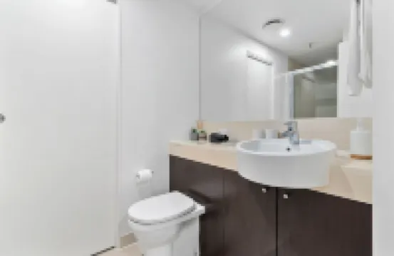 Lux Retreat at Harbour Light Cairns I Sauna I Pool & Prime Location