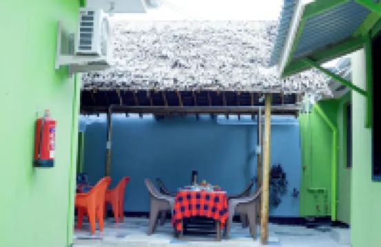 L &j modern backpackers BnB