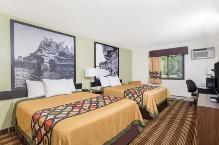 Super 8 by Wyndham Eau Claire I-94 Отели в г. Уитон