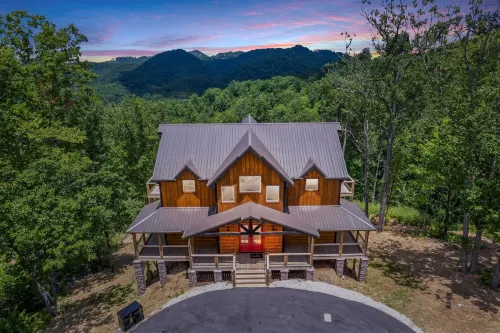 Red Sky Ridge 5 Bedroom Cabin by RedAwning - شاليه