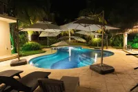 Gizem Beach House Hotels in Таксиско