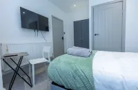 Cozy House In Medway-sleeps10-garden-freeparking