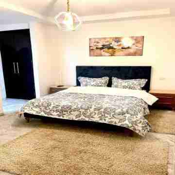 Cozy 1BR Retreat, Steps to Sand Rooms