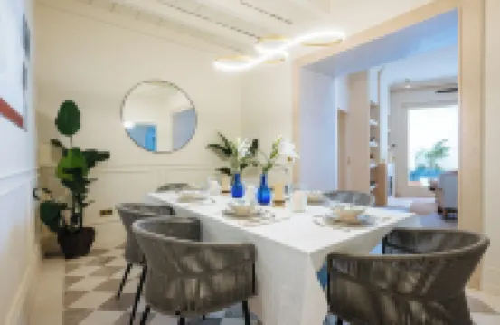 Luxurious Apartment with Patio and Pool