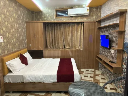 Atithi Palace Luxury Guest House Отели в г. Эйр