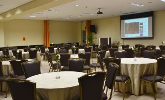 Golden Plaza Hotel
