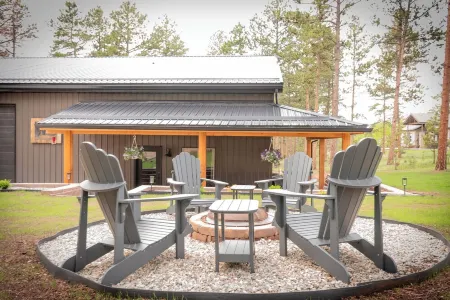 A Delightful Newly Constructed Luxury Studio minutes from central Woodland Park