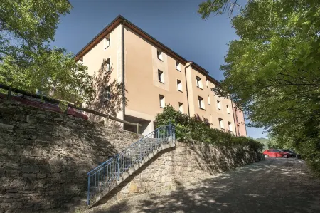 Brit Hotel Essentiel Deltour Mende Отели в г. Шадене