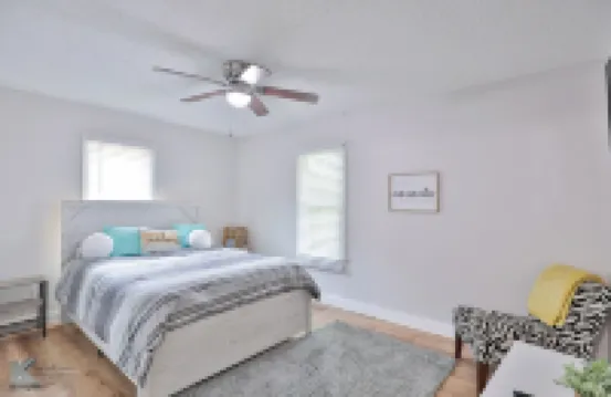 Near Hsu, Acu & Hendrick ~ Clean ~ Charming Cottage  ~ New Discounts ~ Pets