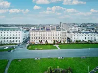Fox on the Hoe Hotels in Плімут