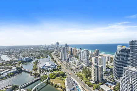 Casino Private Apartments - QStay Отели рядом с достопримечательностью «Панорама Тауэр»