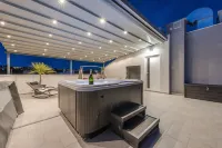 Luxury Majpruz Suites I - Hot Tub